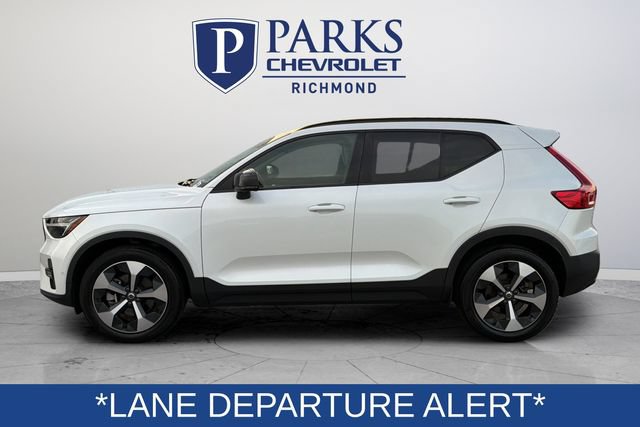 Used 2023 Volvo XC40 B4 Ultimate FWD image 4