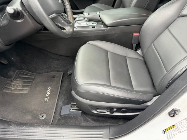 Used 2025 INFINITI QX50 Pure AWD/4WD image 9