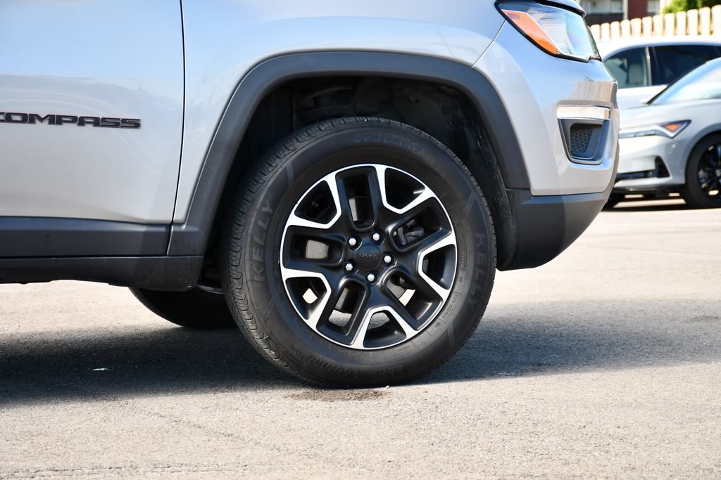 Used 2021 Jeep Compass Trailhawk AWD/4WD image 9