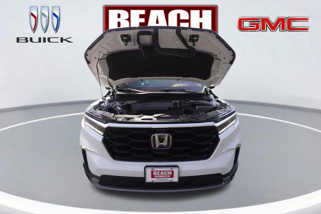 Used 2025 Honda Pilot Touring image 9