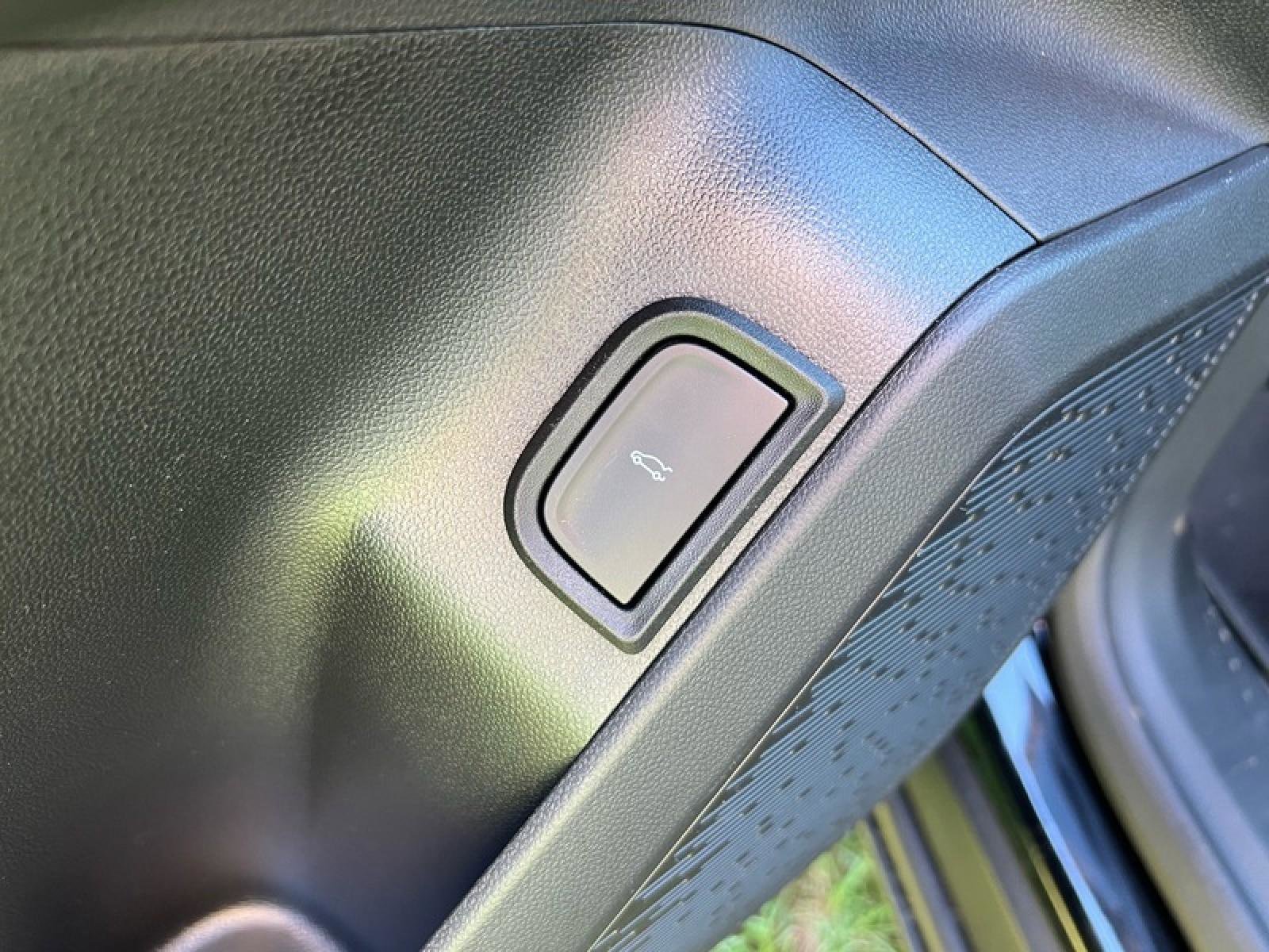 New 2026 GMC Terrain Denali w/ LPO, Floor Liner Package image 28