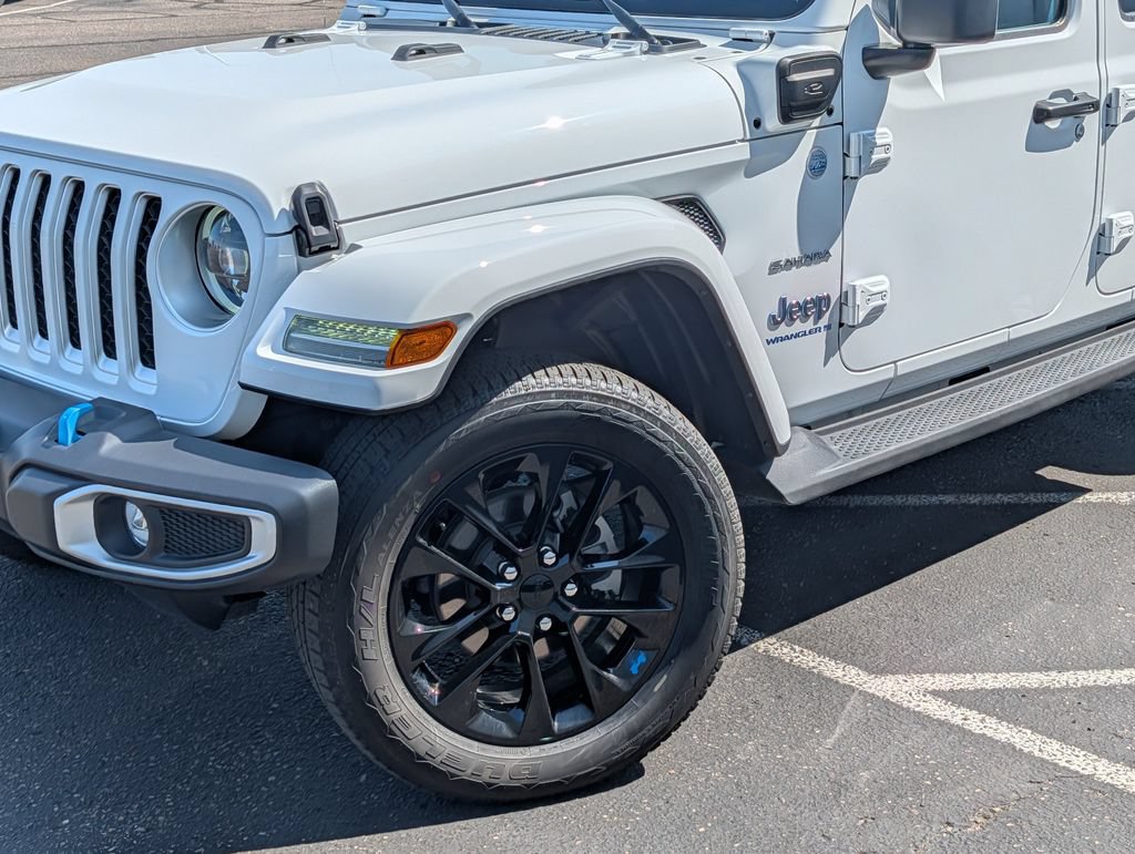 Used 2023 Jeep Wrangler Unlimited Sahara w/ Cold Weather Group AWD/4WD image 28