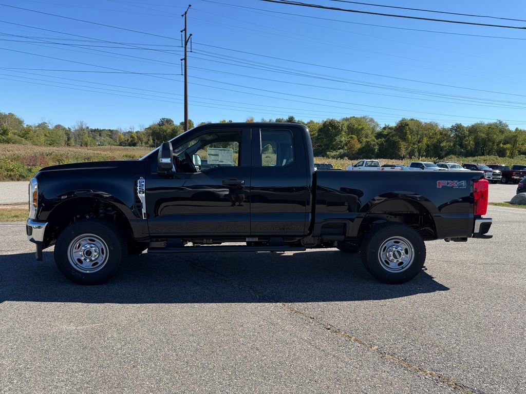 New 2026 Ford F250 XL w/ FX4 Off-Road Package image 2