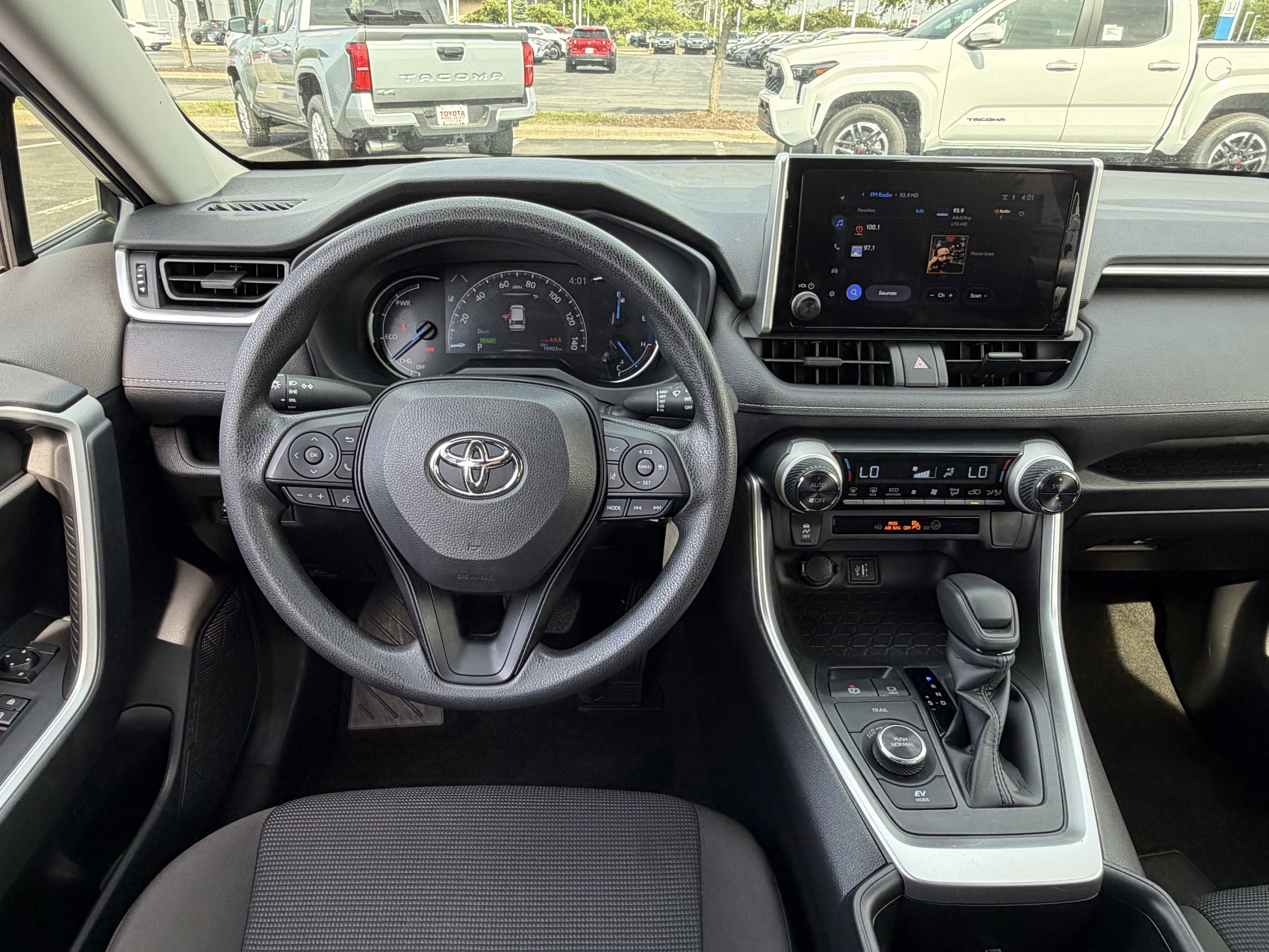 Used 2025 Toyota RAV4 LE AWD/4WD image 15