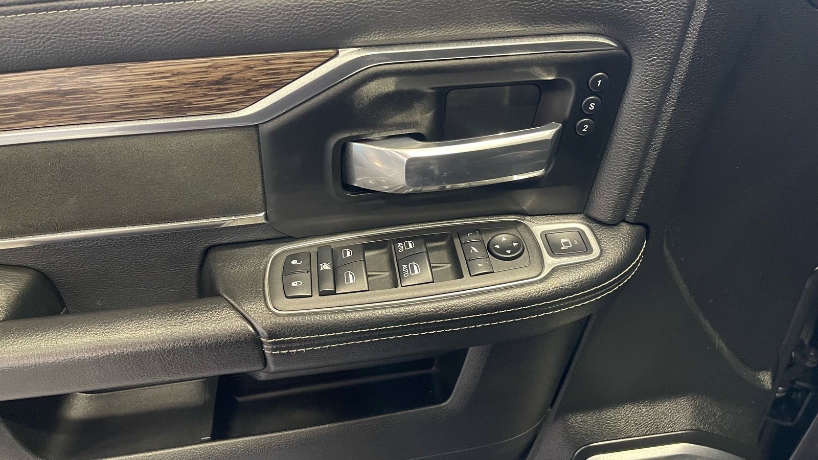 Used 2021 RAM 3500 Laramie image 28