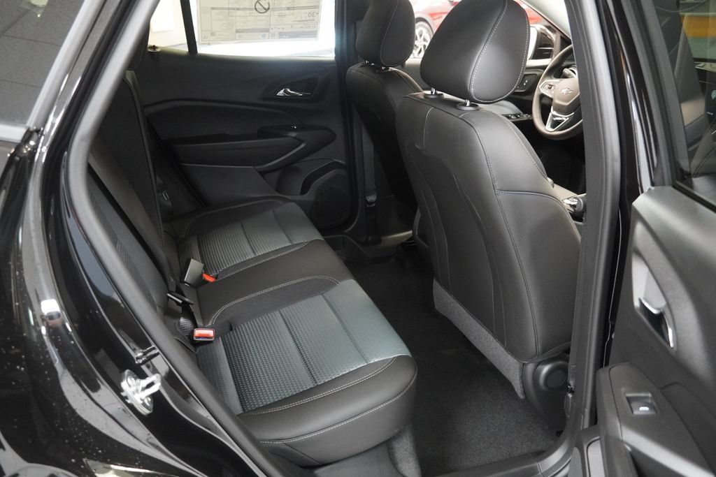 New 2026 Chevrolet Trax LT w/ Driver Confidence Package FWD image 20