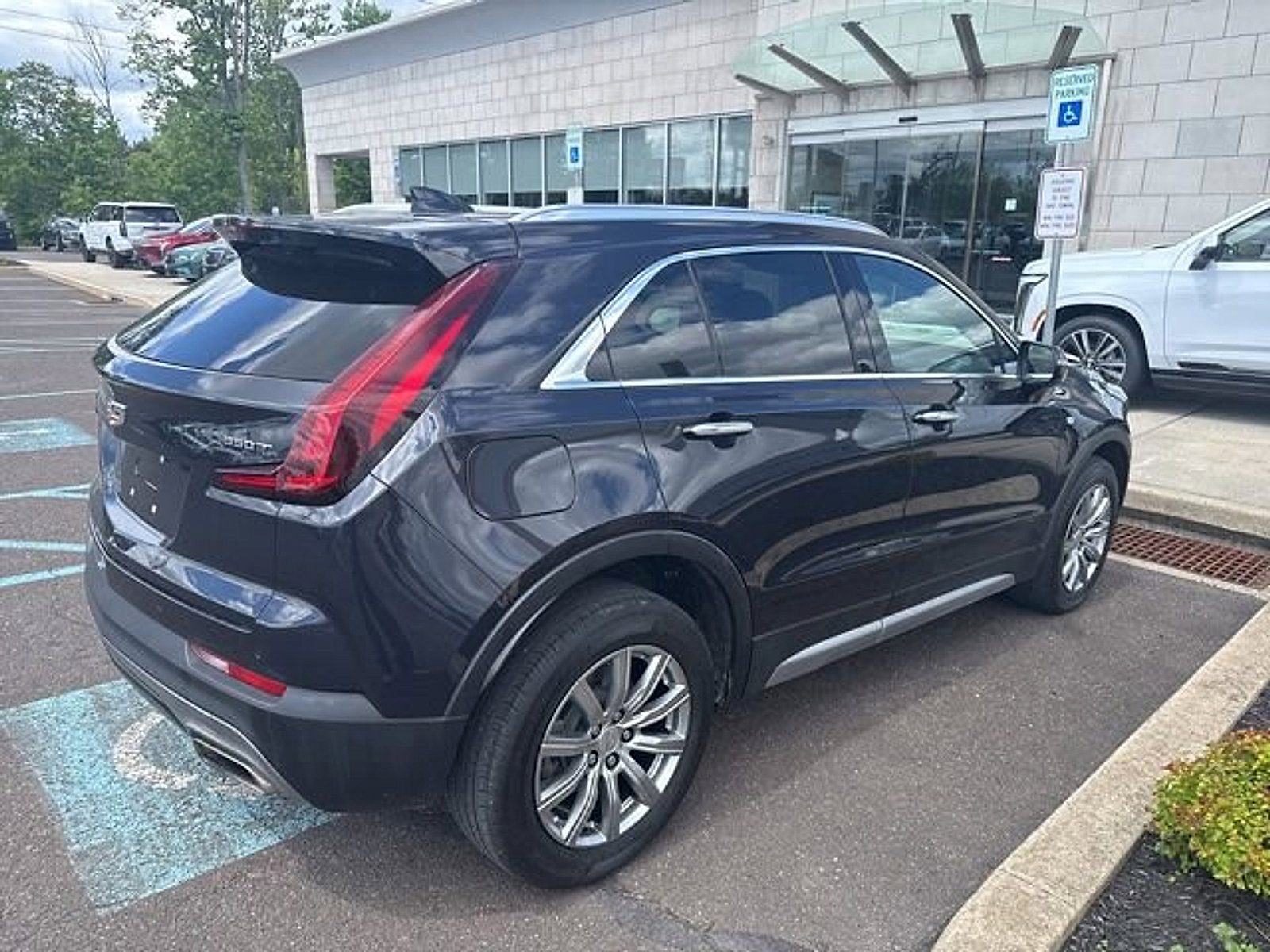 Used 2023 Cadillac XT4 Premium Luxury AWD/4WD image 2