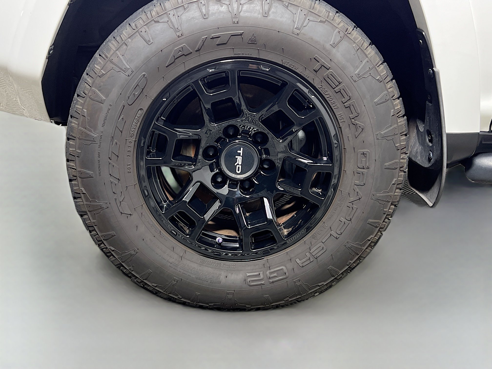 Used 2020 Toyota 4Runner SR5 AWD/4WD image 14