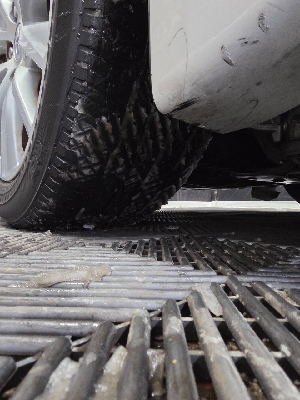 Used 2015 INFINITI Q50 image 29