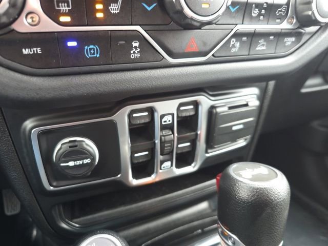 Used 2025 Jeep Wrangler Unlimited Sahara w/ Safety Group image 31