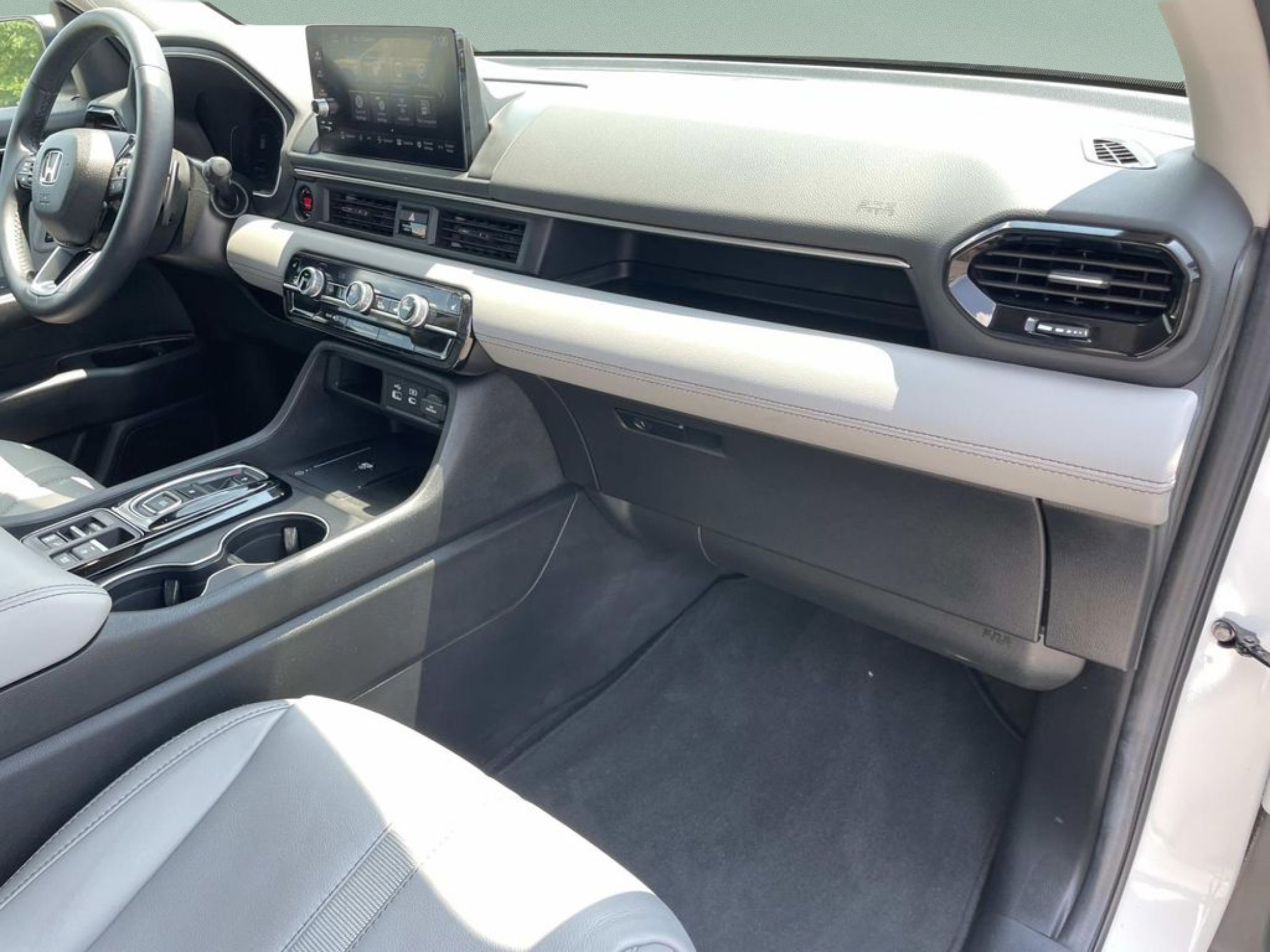 Used 2025 Honda Pilot EX-L image 18