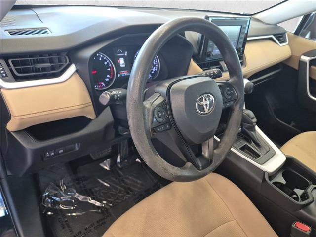 Used 2019 Toyota RAV4 LE FWD image 8