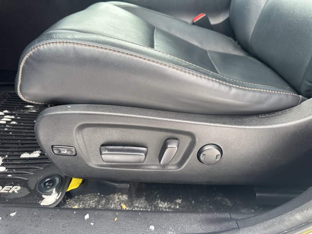 Used 2018 Toyota Highlander XLE image 12