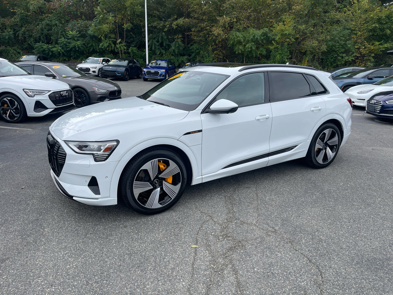 Used 2023 Audi e-tron Premium Plus w/ Premium Plus Package image 7