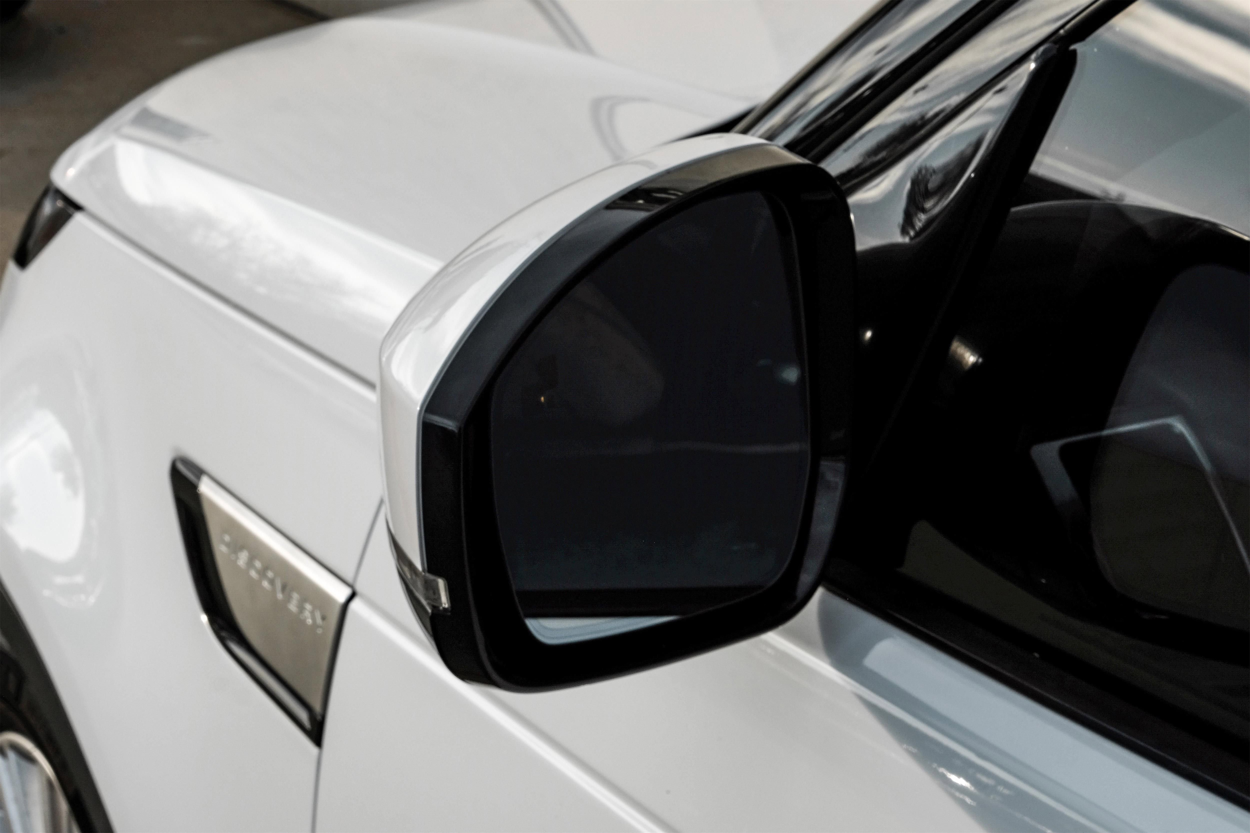 Used 2020 Land Rover Discovery HSE Luxury image 41