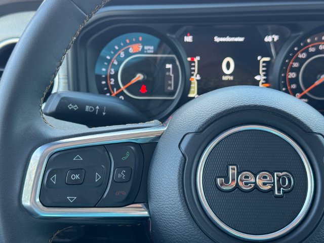Certified 2025 Jeep Wrangler Unlimited Sahara AWD/4WD image 24