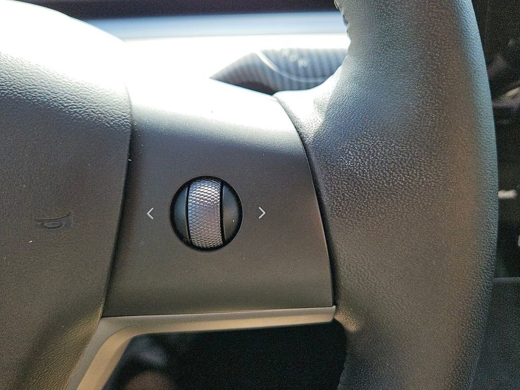 Used 2023 Tesla Model 3 Performance image 23