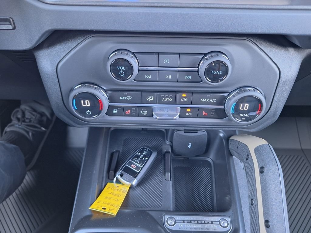 New 2025 Ford Bronco Badlands w/ Sasquatch Package image 12