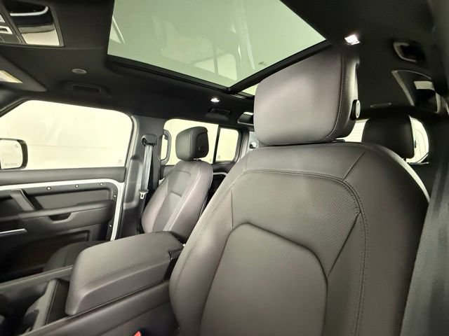 New 2026 Land Rover Defender 110 X-Dynamic SE AWD/4WD image 5