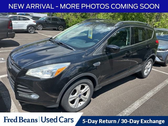 Used 2016 Ford Escape SE w/ Equipment Group 201A FWD image 2