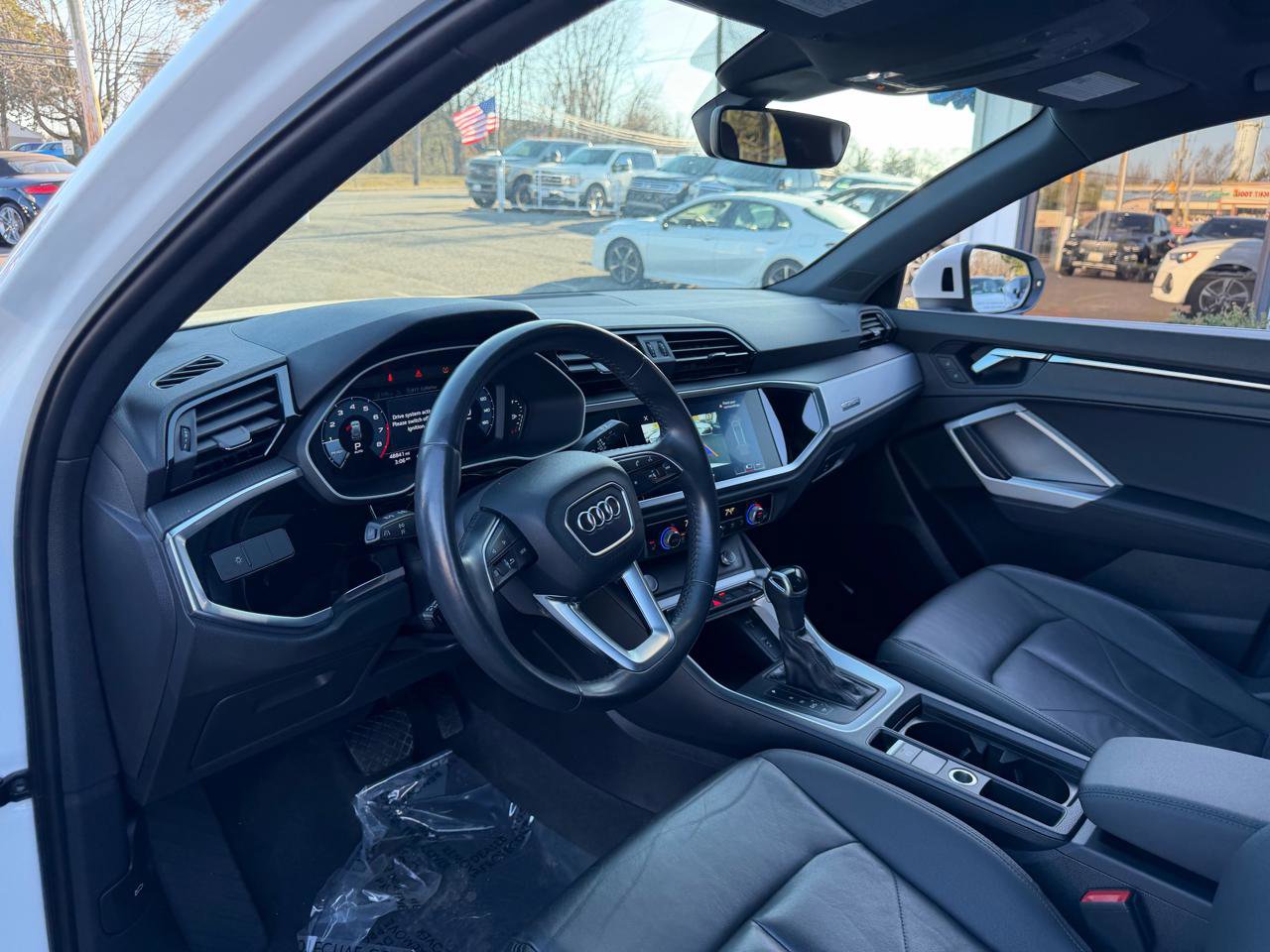 Used 2020 Audi Q3 2.0T Premium image 10