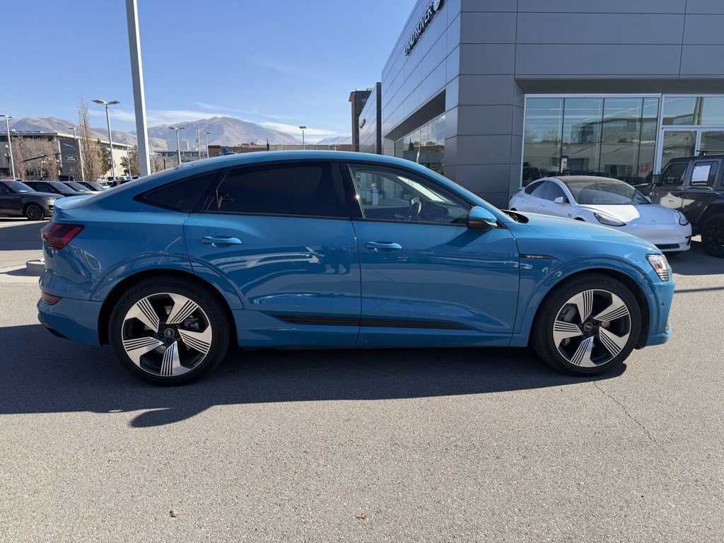 Used 2021 Audi e-tron Prestige w/ Prestige Package image 8