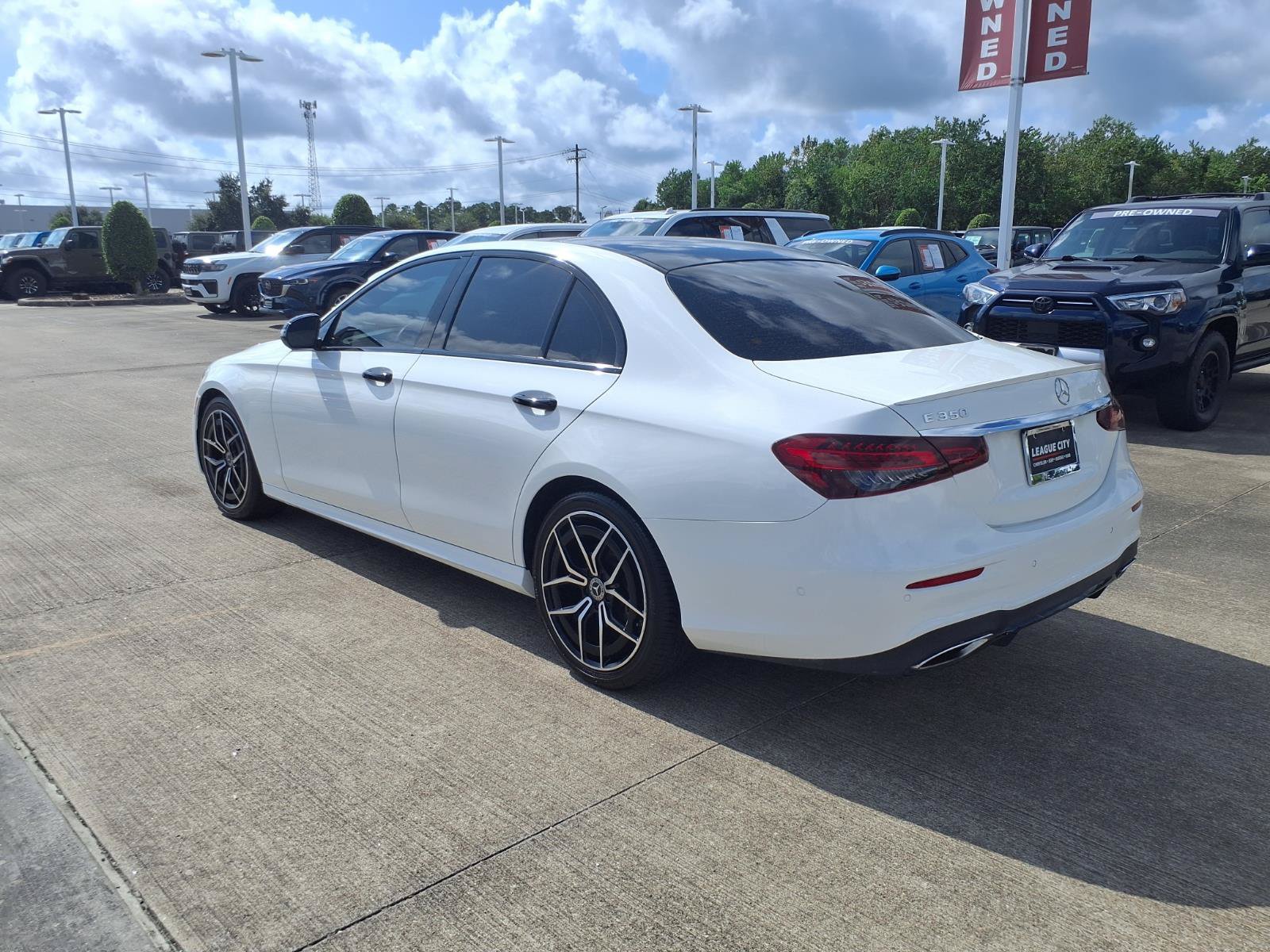 Used 2023 Mercedes-Benz E 350 Sedan image 4