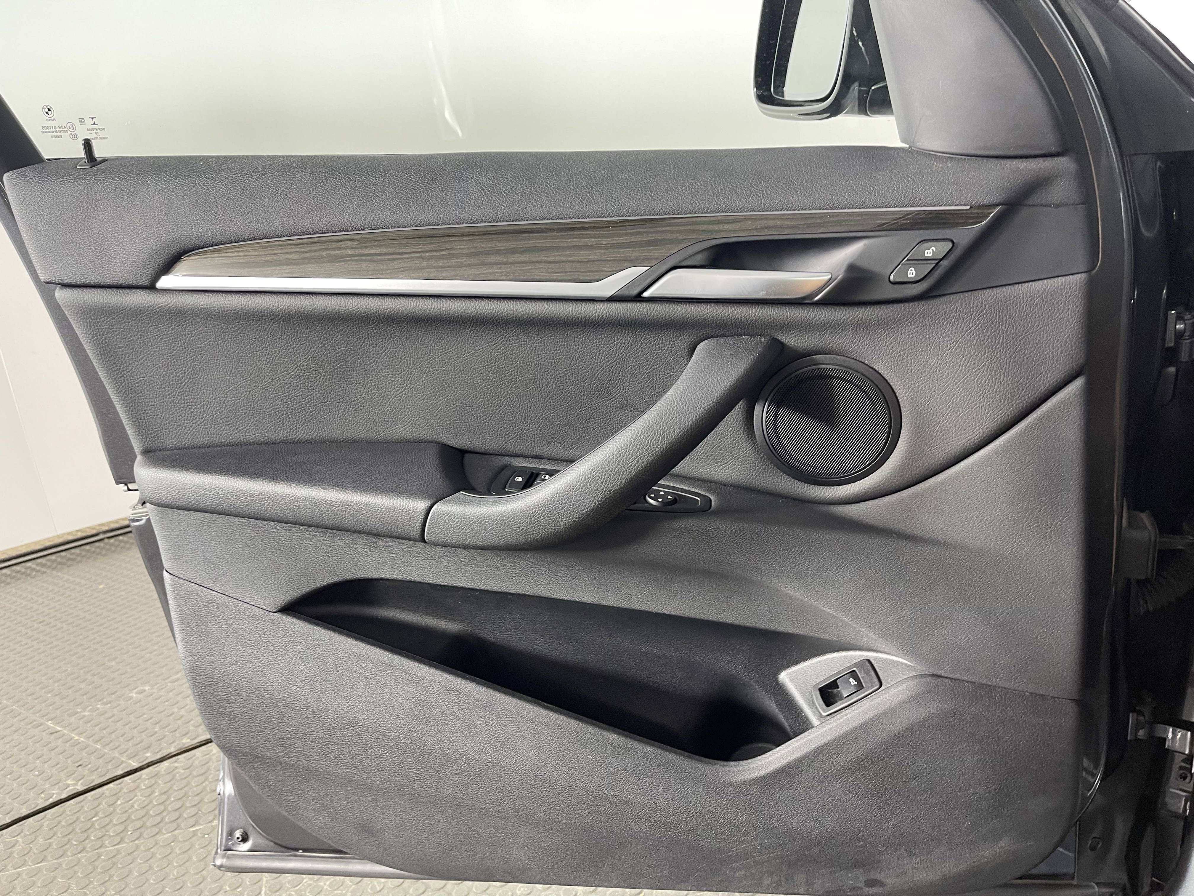 Used 2019 BMW X1 xDrive28i image 12