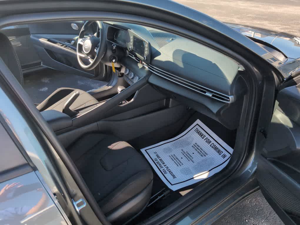 New 2026 Hyundai Elantra SE FWD image 21
