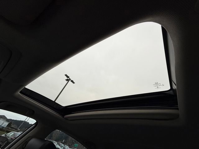 Used 2018 Honda Accord Touring image 32