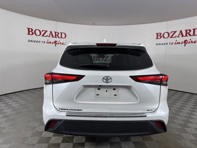 Used 2022 Toyota Highlander XLE image 7