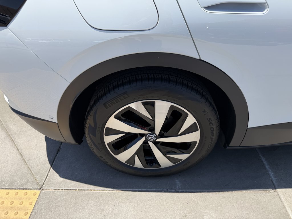 Used 2024 Volkswagen ID.4 2WD image 15