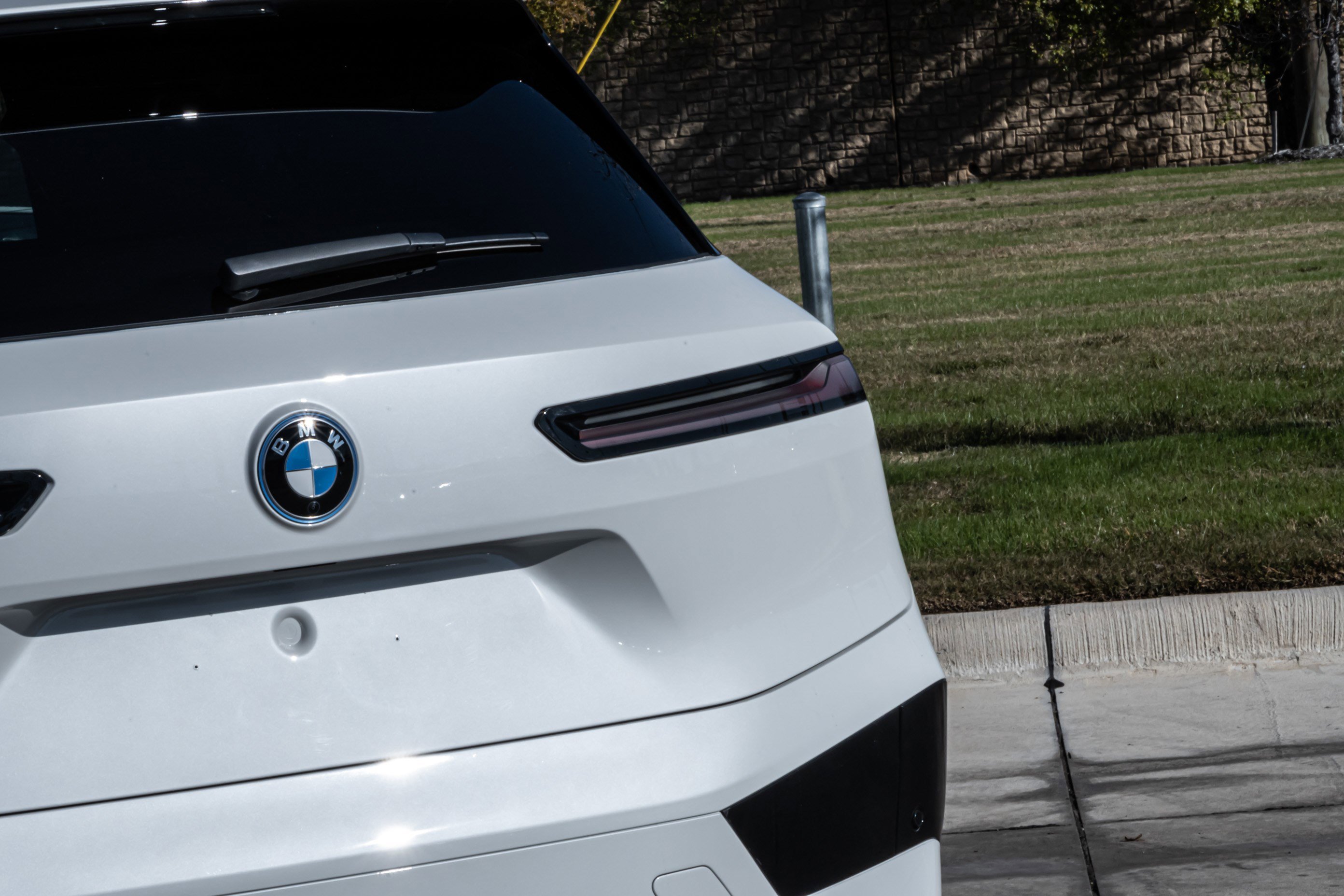 Certified 2024 BMW iX xDrive50 w/ Premium Package image 8