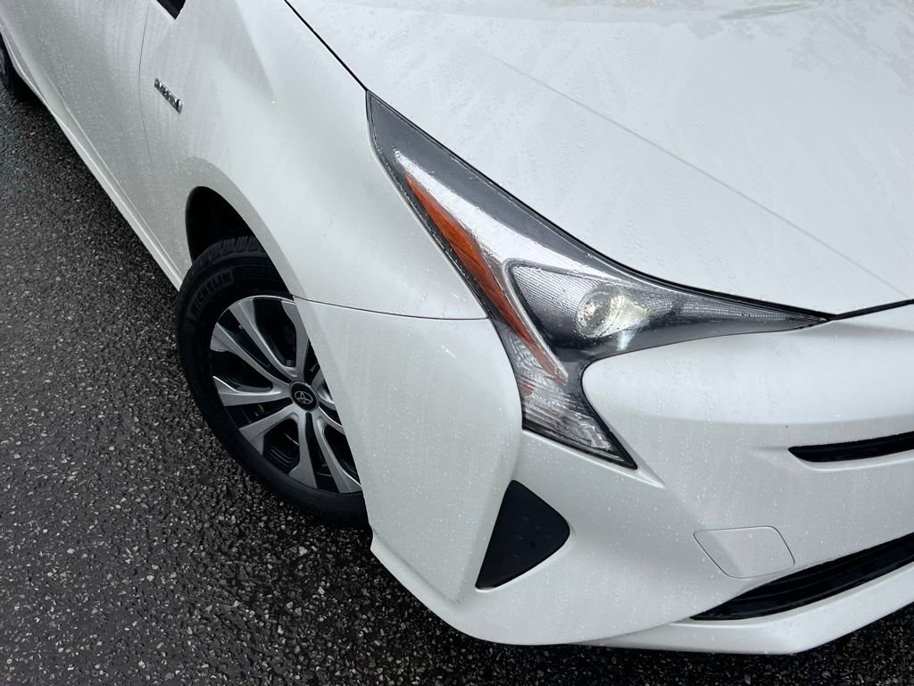 Used 2016 Toyota Prius Two image 2