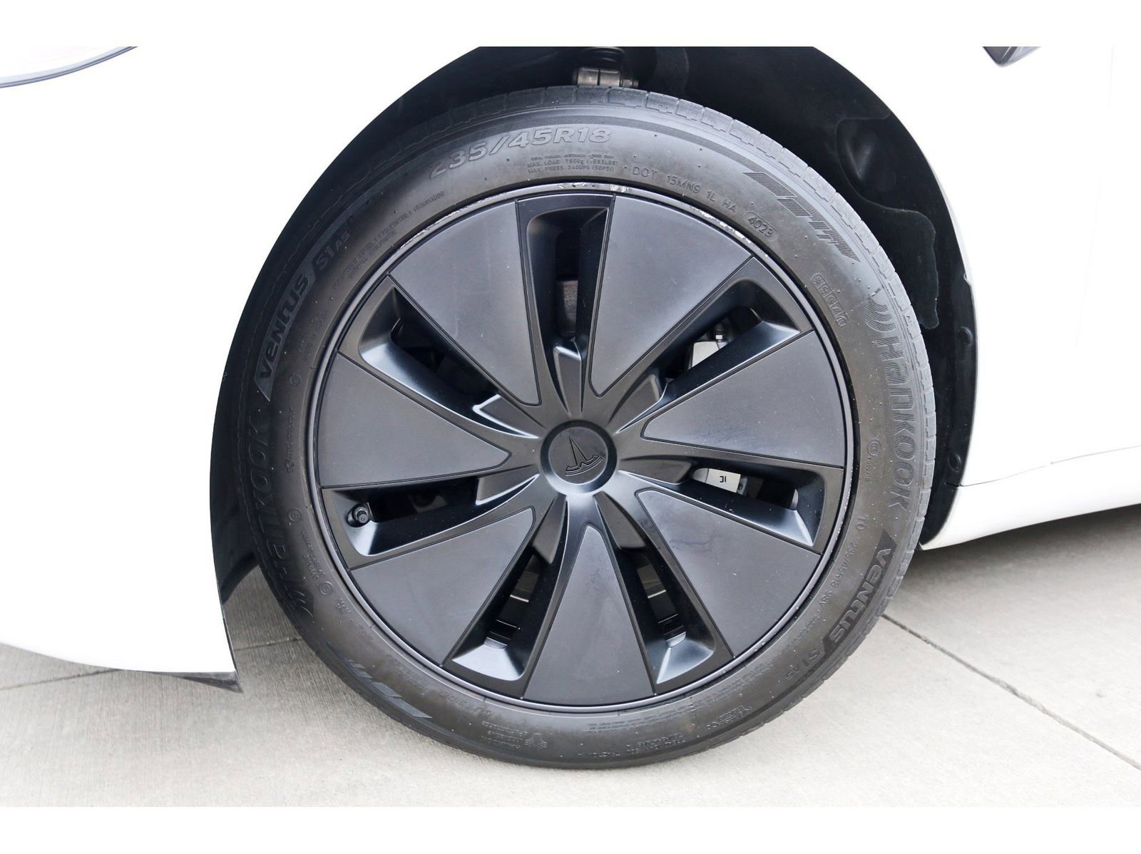 Used 2024 Tesla Model 3 Standard Range image 27