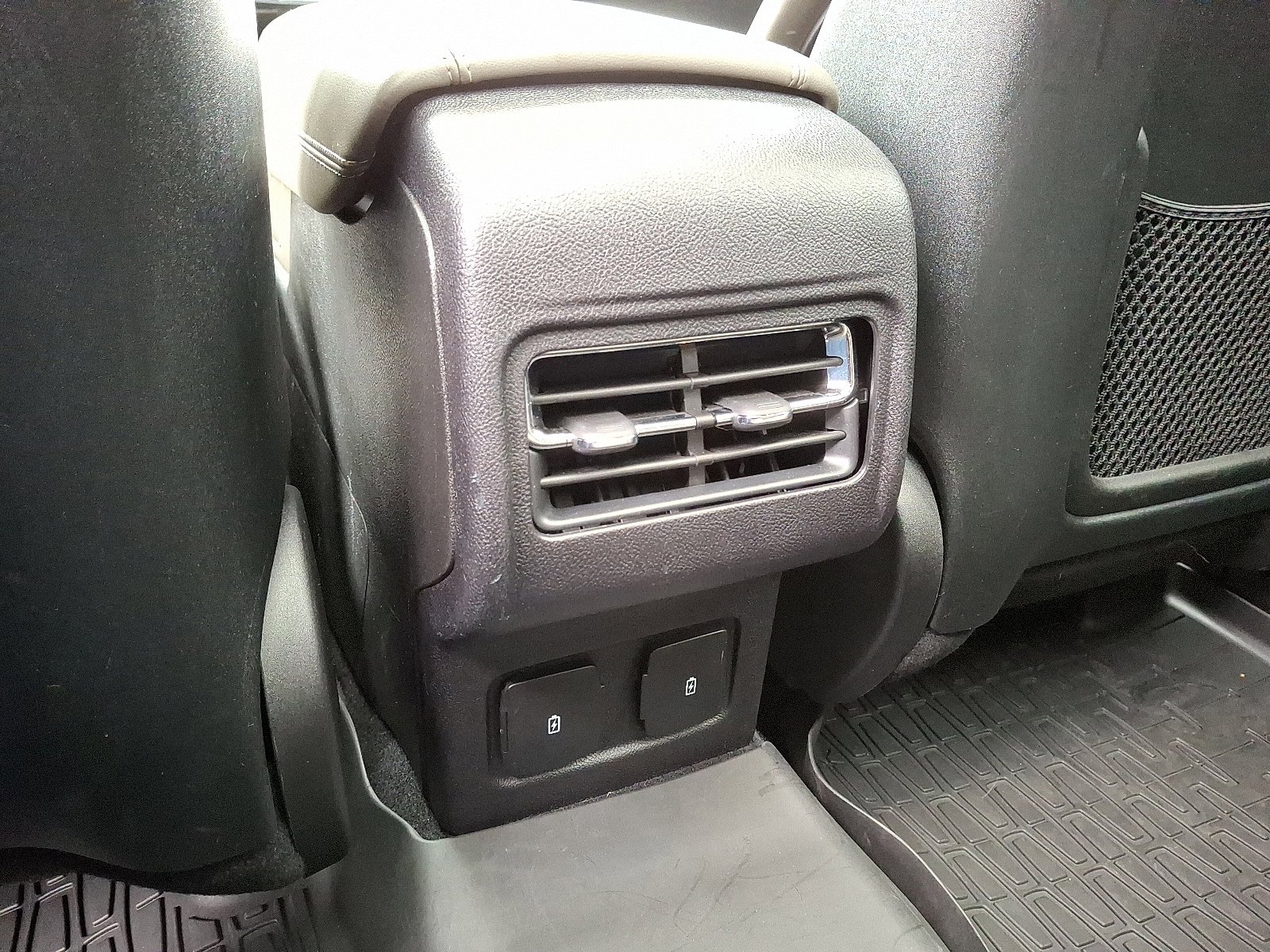 Used 2023 Lincoln Corsair AWD w/ Equipment Group 101A image 11