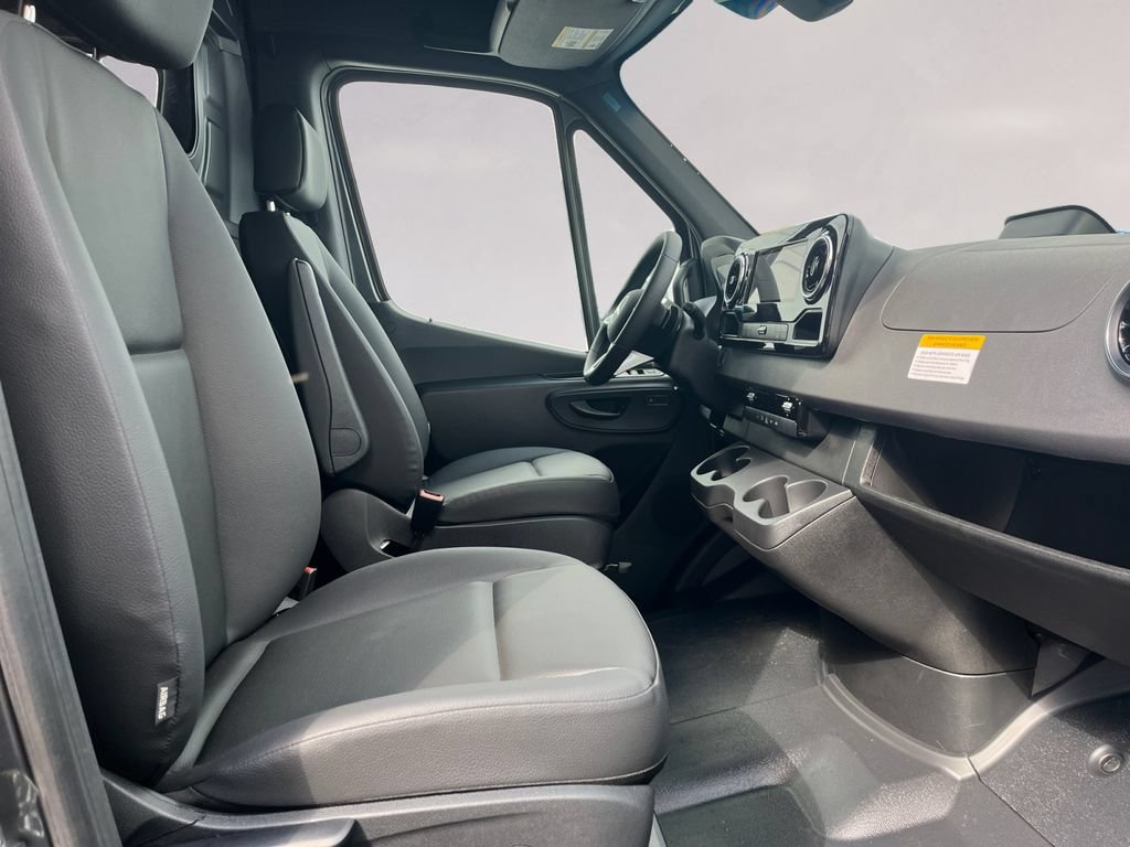 New 2025 Mercedes-Benz Sprinter 2500 image 9