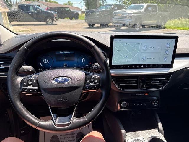 Used 2025 Ford Escape Platinum AWD/4WD image 10