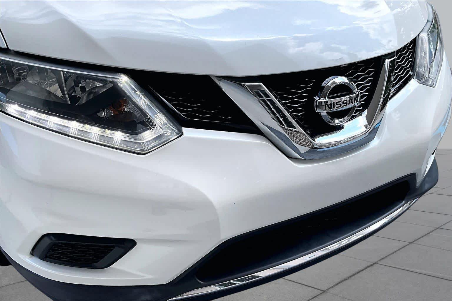 Used 2016 Nissan Rogue SV FWD image 29