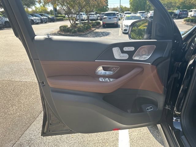Used 2025 Mercedes-Benz GLS 450 4MATIC image 18