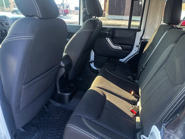 Used 2015 Jeep Wrangler Unlimited Rubicon image 20