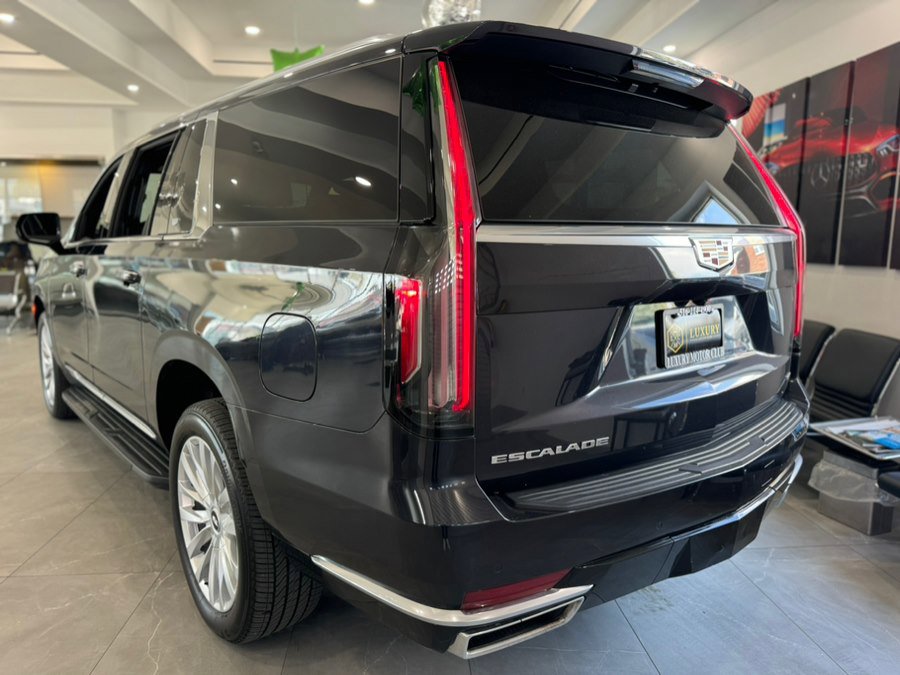 Used 2023 Cadillac Escalade ESV Luxury image 5
