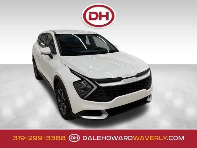 Used 2024 Kia Sportage LX image 1