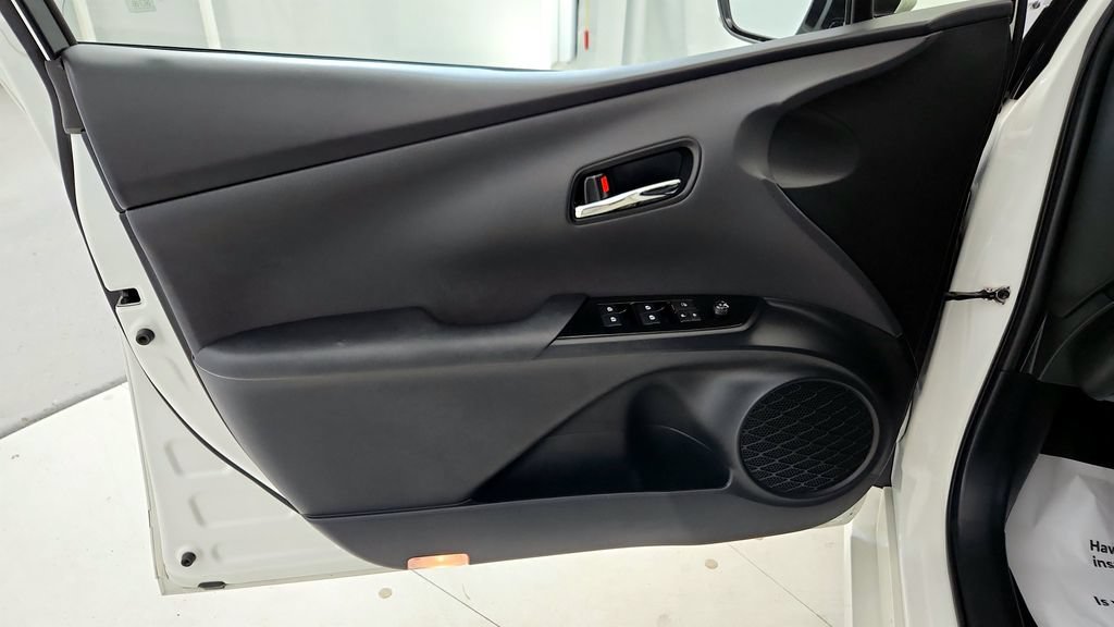 Used 2017 Toyota Prius Prime Advanced w/ Carpet Mat Package FWD image 21