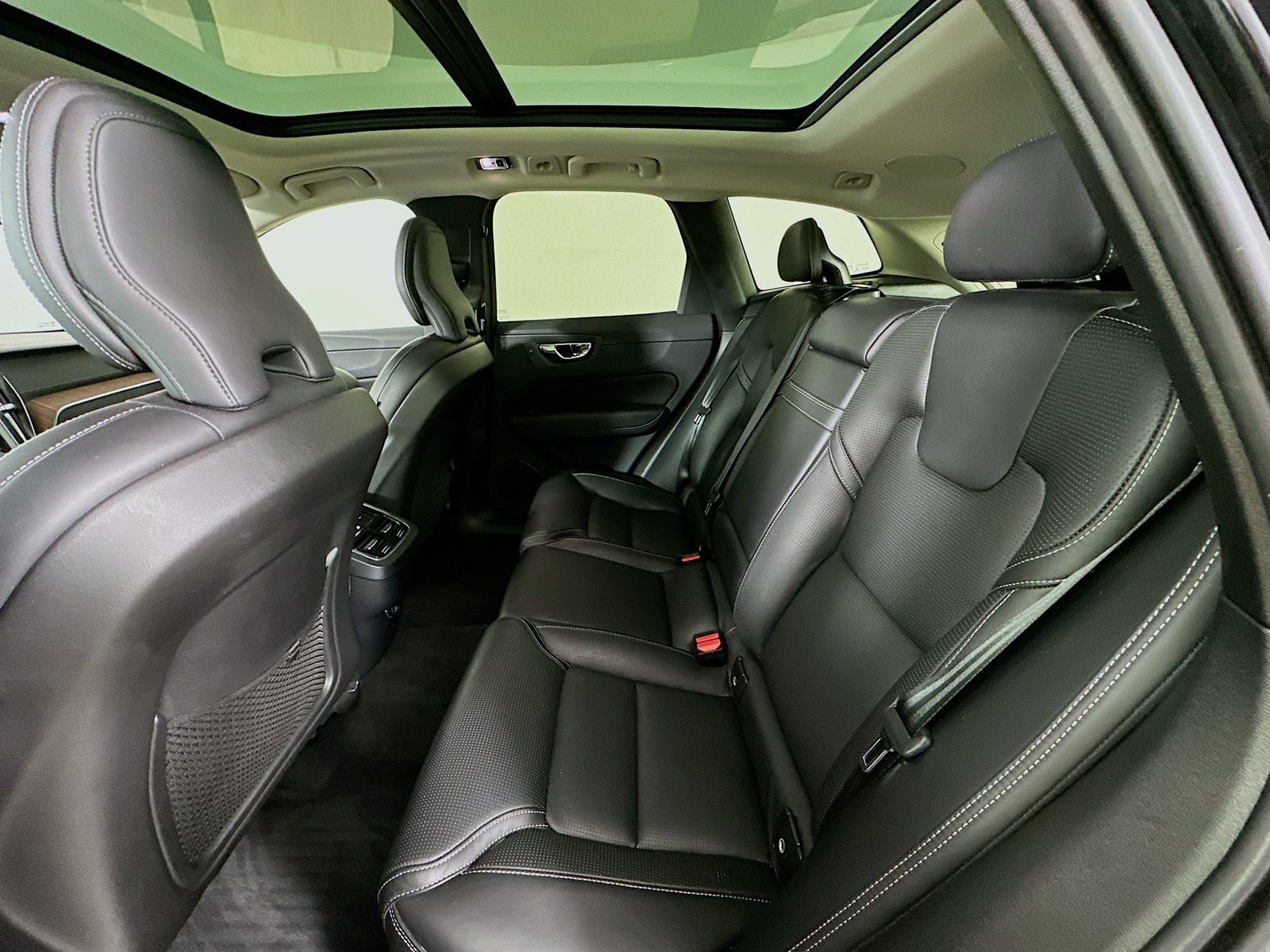 Used 2019 Volvo XC60 T6 Inscription w/ Protection Package Premier AWD/4WD image 37