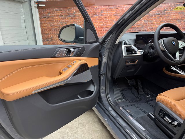 Used 2026 BMW X7 xDrive40i image 9