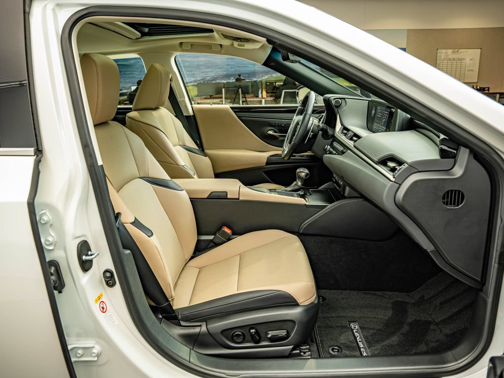 Used 2019 Lexus ES 350 w/ Premium Package FWD image 42