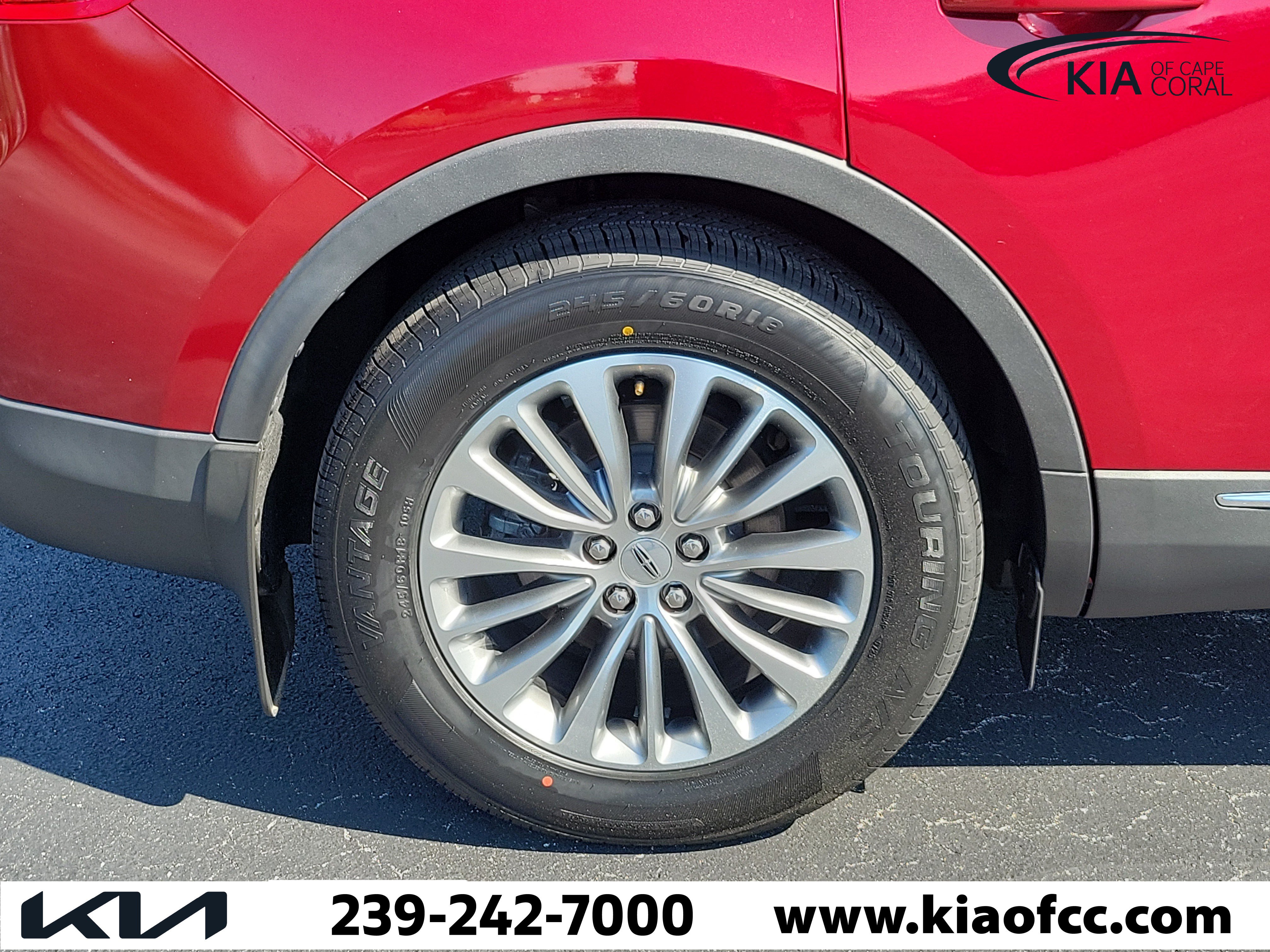 Used 2018 Lincoln MKX Select w/ Select Plus Package FWD image 9