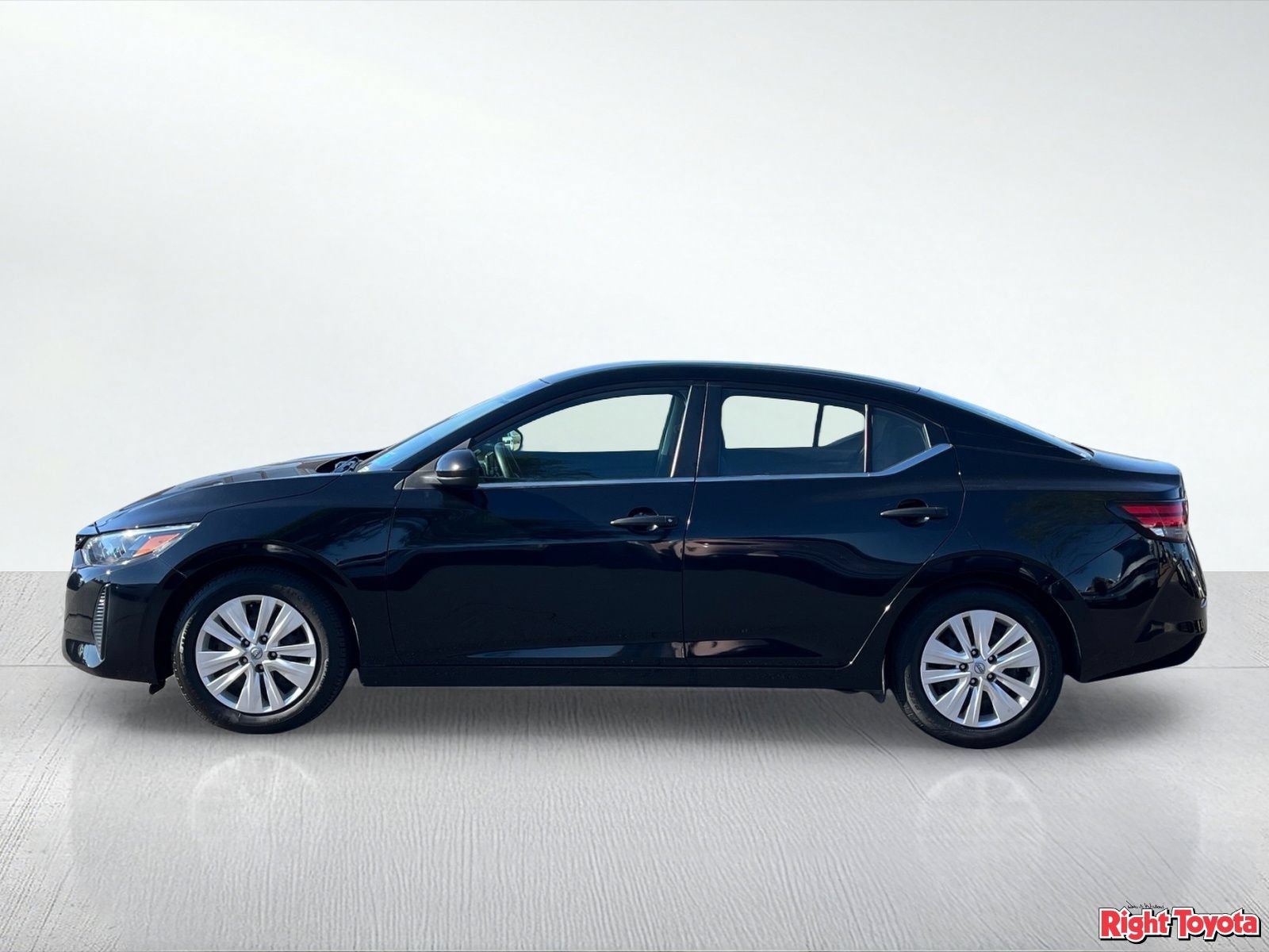 Used 2024 Nissan Sentra S FWD image 3