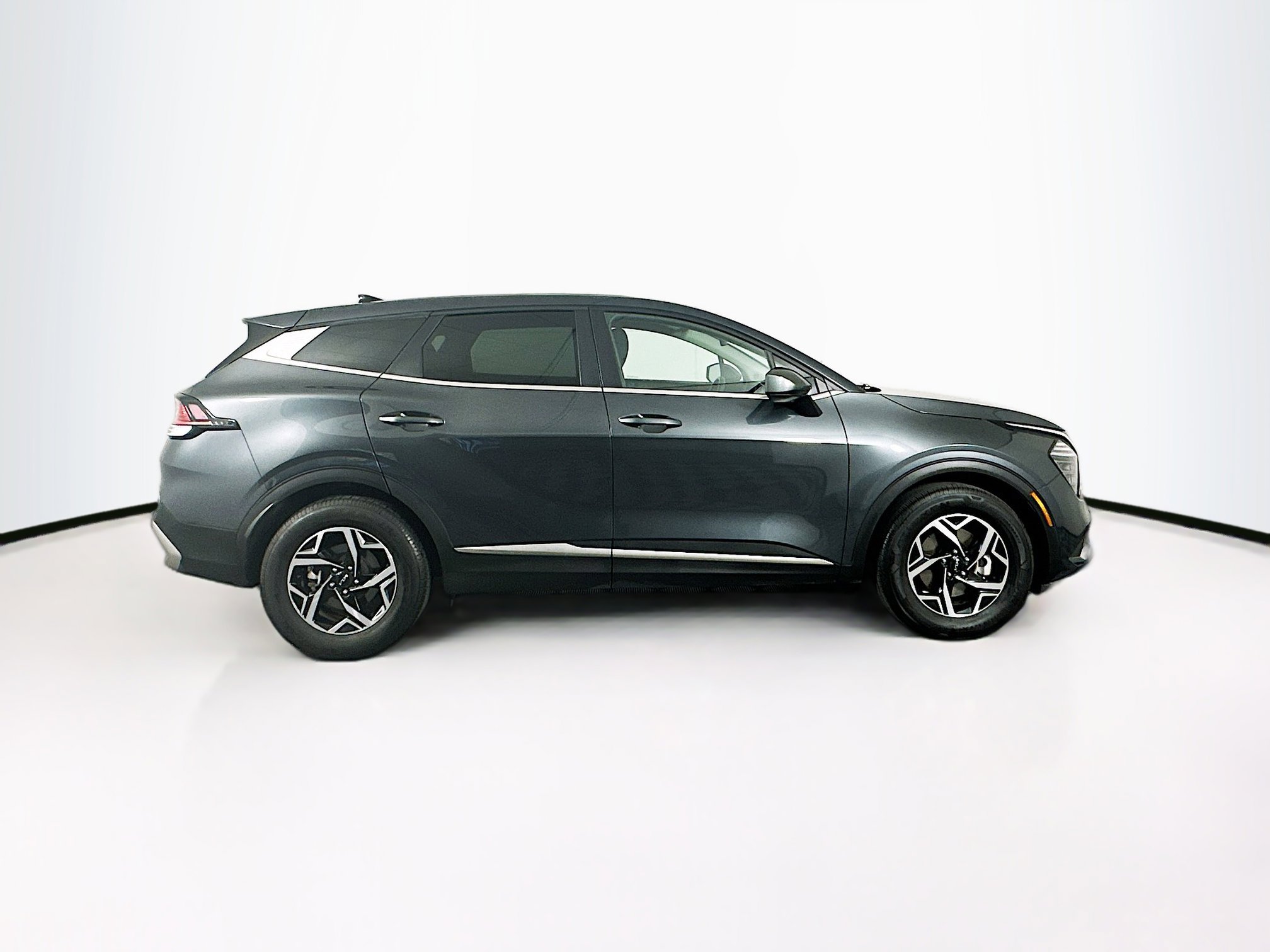 Used 2025 Kia Sportage LX image 10